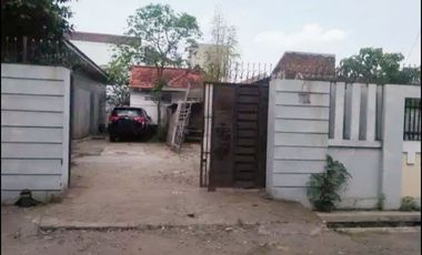 Rumah Nyaman 829m² Bisa Untuk Usaha Solo Kota