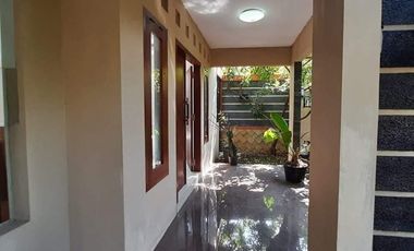 Rumah Bagus Tengah Kota Dekat Pintu Tol Banyuanyar Solo