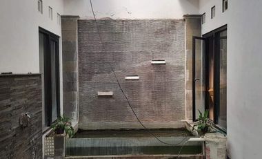 Rumah Bagus Tengah Kota Dekat Pintu Tol Banyuanyar Solo