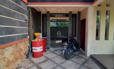 Rumah Bagus Tengah Kota Dekat Pintu Tol Banyuanyar Solo