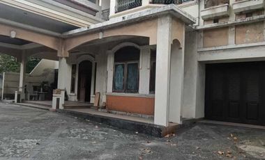 Rumah Besar Nol Jalan Raya Jemursari