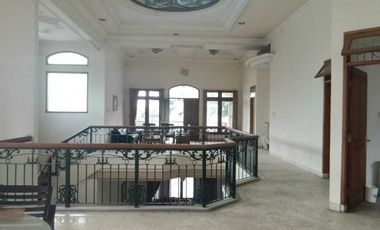 Rumah Besar Nol Jalan Raya Jemursari