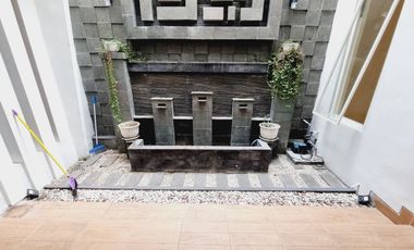 Rumah Mewah 2 Lt Akses Jln Lebar Banjarsari Solo