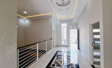 Rumah Mewah 2 Lt Akses Jln Lebar Banjarsari Solo