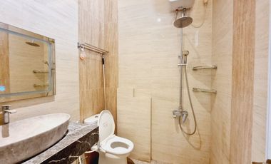 Rumah Mewah 2 Lt Akses Jln Lebar Banjarsari Solo