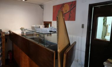 LIQUIDAMOS EXCELENTE PROPIEDAD COMERCIAL AL LADO PLAZA ÑUÑOA PATENTE DE ALCOHOL Y RESOLUCION SANITARIA