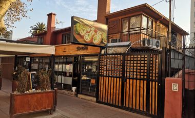 LIQUIDAMOS EXCELENTE PROPIEDAD COMERCIAL AL LADO PLAZA ÑUÑOA PATENTE DE ALCOHOL Y RESOLUCION SANITARIA