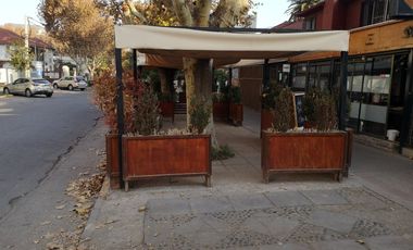 LIQUIDAMOS EXCELENTE PROPIEDAD COMERCIAL AL LADO PLAZA ÑUÑOA PATENTE DE ALCOHOL Y RESOLUCION SANITARIA