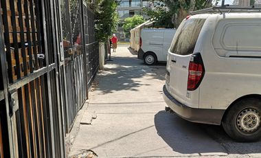 LIQUIDAMOS EXCELENTE PROPIEDAD COMERCIAL AL LADO PLAZA ÑUÑOA PATENTE DE ALCOHOL Y RESOLUCION SANITARIA