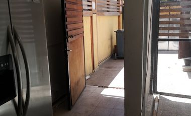 LIQUIDAMOS EXCELENTE PROPIEDAD COMERCIAL AL LADO PLAZA ÑUÑOA PATENTE DE ALCOHOL Y RESOLUCION SANITARIA