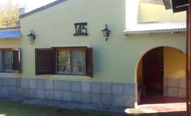 Casa en venta - 3 Dormitorios 1 Baño - Punta Indio