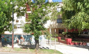 Muy buen 3 amb sobre la Avda, fte al FCGR y al centro comercial y a mts del Super Coto!!!