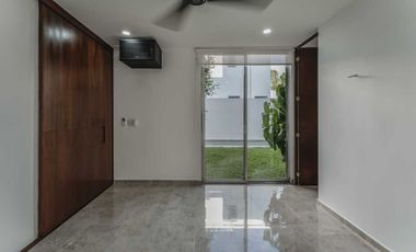 CASA EN VENTA EN PRIVADA EL ORIGEN, MERIDA, YUCATAN.