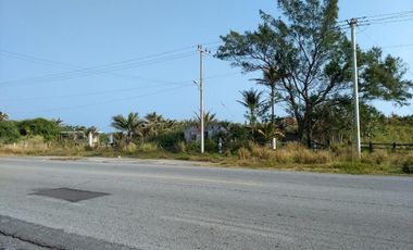 Casa en venta en Veracruz de descanso camino Alvarado lado playa.