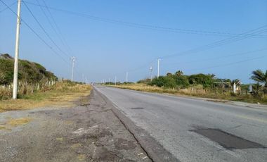 Casa en venta en Veracruz de descanso camino Alvarado lado playa.