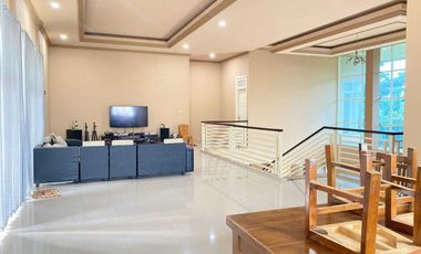 Dijual Rumah Mewah Lantai 2