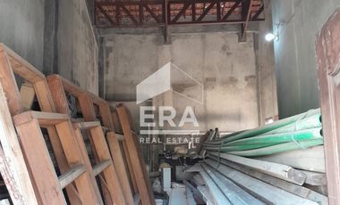 Dijual Cepat Rumah (Dalam Proses Renovasi) di Sebelah Mall Festive Wal