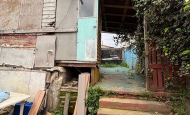 Casa Para Remodelar Con Vista Al Mar Y Gran Patio Trasero