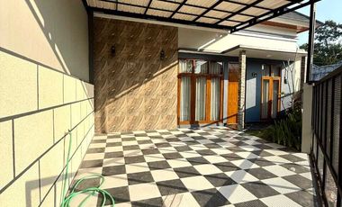 dijual rumah di sleman dekat kampus uii jalan kaliurang km 13 ngemplak