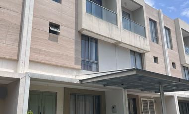 Disewakan cepat rumah 3 lantai Golf Island PIK