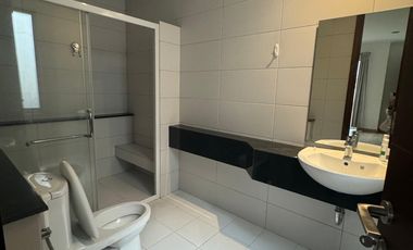 Disewakan cepat rumah 3 lantai Golf Island PIK