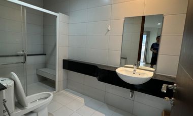 Disewakan cepat rumah 3 lantai Golf Island PIK