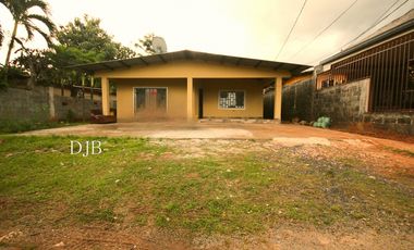 VENTA DE CASA CON APARTAMENTOS EN TOCUMEN, 24 DE DICIEMBRE