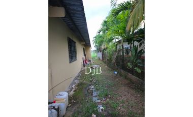 VENTA DE CASA CON APARTAMENTOS EN TOCUMEN, 24 DE DICIEMBRE