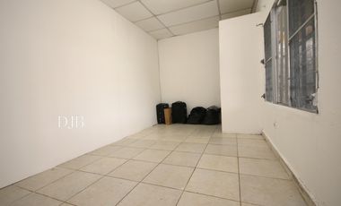 VENTA DE CASA CON APARTAMENTOS EN TOCUMEN, 24 DE DICIEMBRE