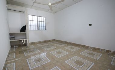 VENTA DE CASA CON APARTAMENTOS EN TOCUMEN, 24 DE DICIEMBRE