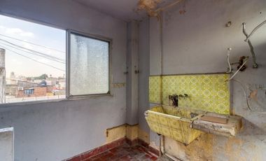 VENTA PH 4 AMB C TERRAZA A RECICLAR. ALBARIÑO 3500. VILLA LUGANO. CABA