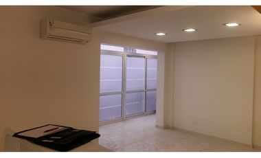 AMPLIO DEPARTAMENTO DESTINO COMERCIAL