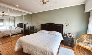 Venta piso exclusivo 3 dormitorios y cochera zona Parque.