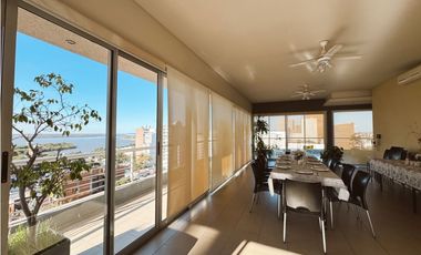 Venta piso exclusivo 3 dormitorios y cochera zona Parque.