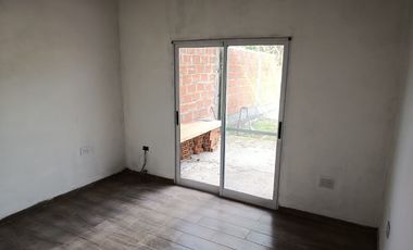 Casa en alquiler en Burzaco Este