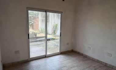 Casa en alquiler en Burzaco Este