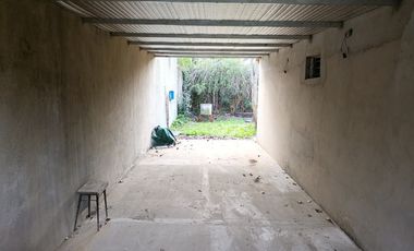 Casa en alquiler en Burzaco Este