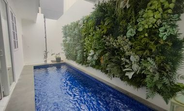 RUMAH DIJUAL PINGGIR JALAN CLUSTER KOLAM RENANG DEKAT PONDOK INDAH