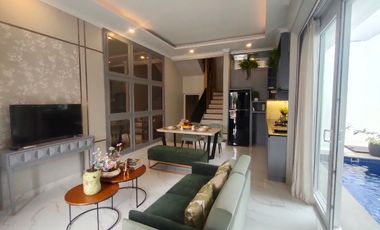 RUMAH DIJUAL PINGGIR JALAN CLUSTER KOLAM RENANG DEKAT PONDOK INDAH