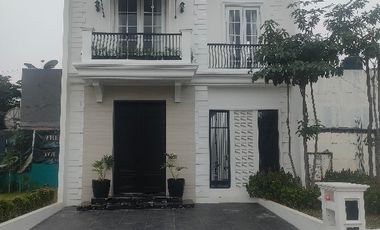 RUMAH DIJUAL PINGGIR JALAN CLUSTER KOLAM RENANG DEKAT PONDOK INDAH