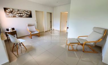 Casa en venta de 4 dormitorios y dependencia. Barrio Santa Guadalupe