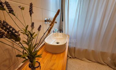 Casa en venta de 4 dormitorios y dependencia. Barrio Santa Guadalupe