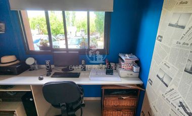 Casa en venta de 4 dormitorios y dependencia. Barrio Santa Guadalupe