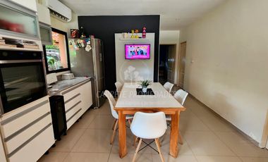 Casa en venta de 4 dormitorios y dependencia. Barrio Santa Guadalupe