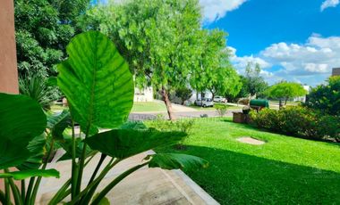 Casa en venta de 4 dormitorios y dependencia. Barrio Santa Guadalupe