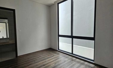 Dijual Rumah Sierra di Cluster Serenia Hills Lebak Bulus