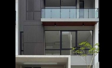 Dijual Rumah Sierra di Cluster Serenia Hills Lebak Bulus