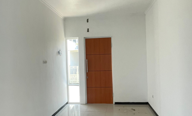 Dijual Villa Mewah 2 lantai kota batu free private pool SHM on hand