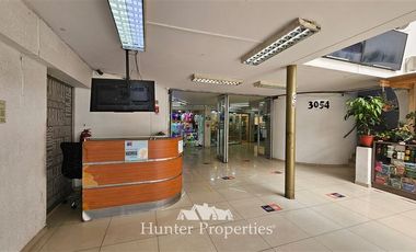 Local Comercial en Venta en Irarrazaval con Los Leones