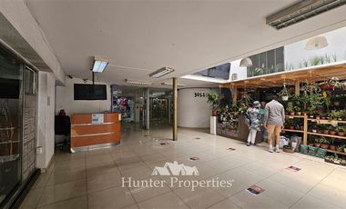 Local Comercial en Venta en Irarrazaval con Los Leones